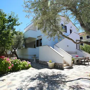Marina Apartman